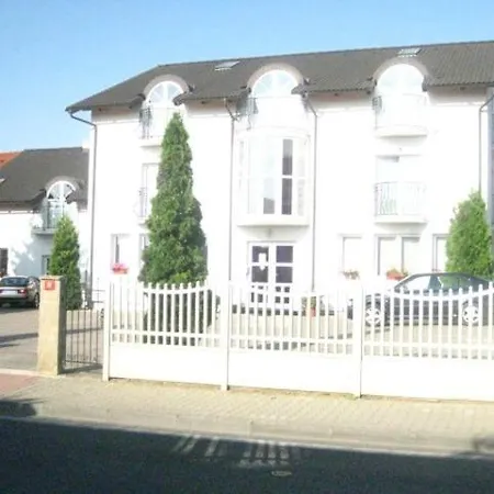 Ariane Konukevi Prag